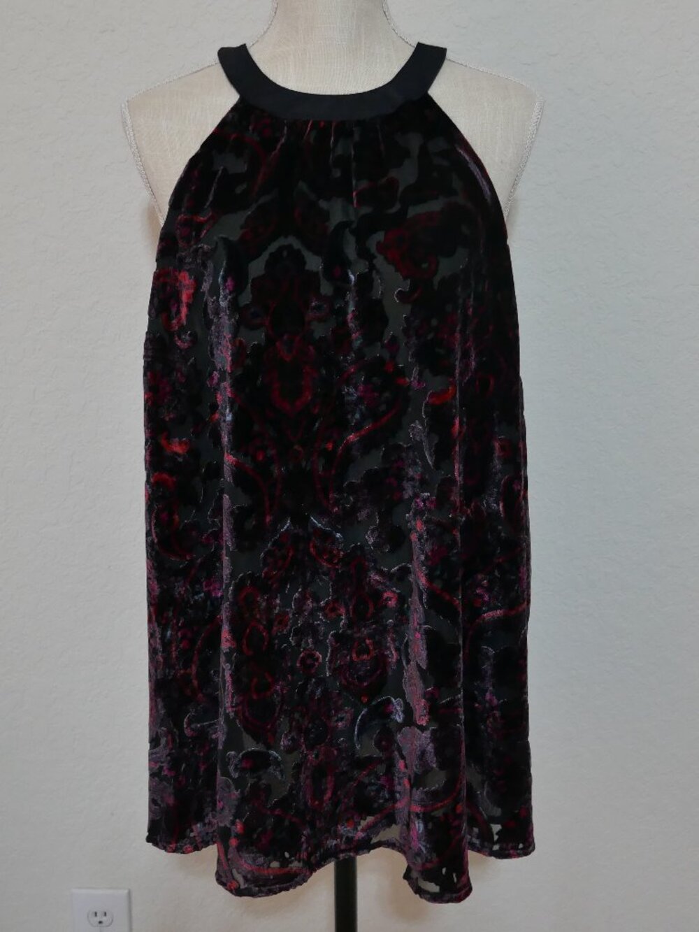 Torrid Burnout Velvet Halter Tunic Tank Top Paisley Multi-Color 1X NWT Holidays